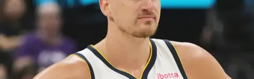 九游首页-约基奇半场投篮4中3，罚球5中4得到10分6篮板7助攻2抢断