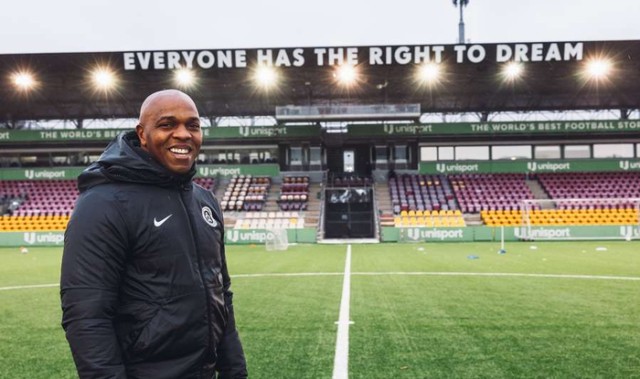 九游娱乐-前南非国脚中场昆顿·福琼在丹麦找到了新项目|开普敦|足球|昆顿-福琼|诺维奇|托特纳姆热刺_新浪体育_新浪新闻