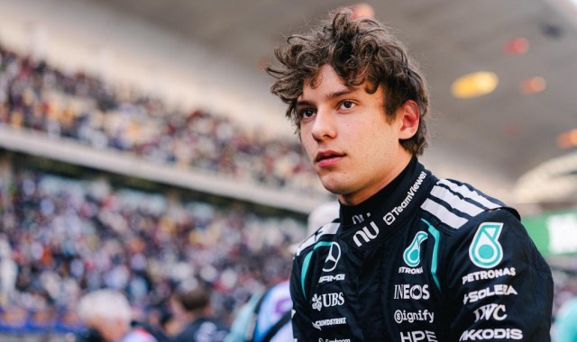 jiuyou-上赛道见证历史，19岁安东内利成为历史最年轻杆位得主