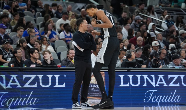 九游娱乐-意外的不容易~文班近15场首发6场终于第2胜 9场替补仅1分惜败1场